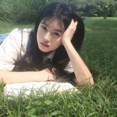 穿黑衣的女孩